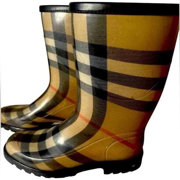 Burberry Plaid Winter Rain Boots - Black and Tan - Picture 5 of 5